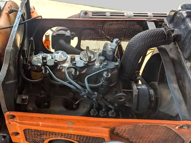 Kubota B7100 engine