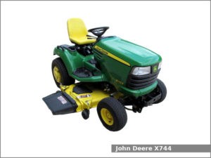 John Deere X744